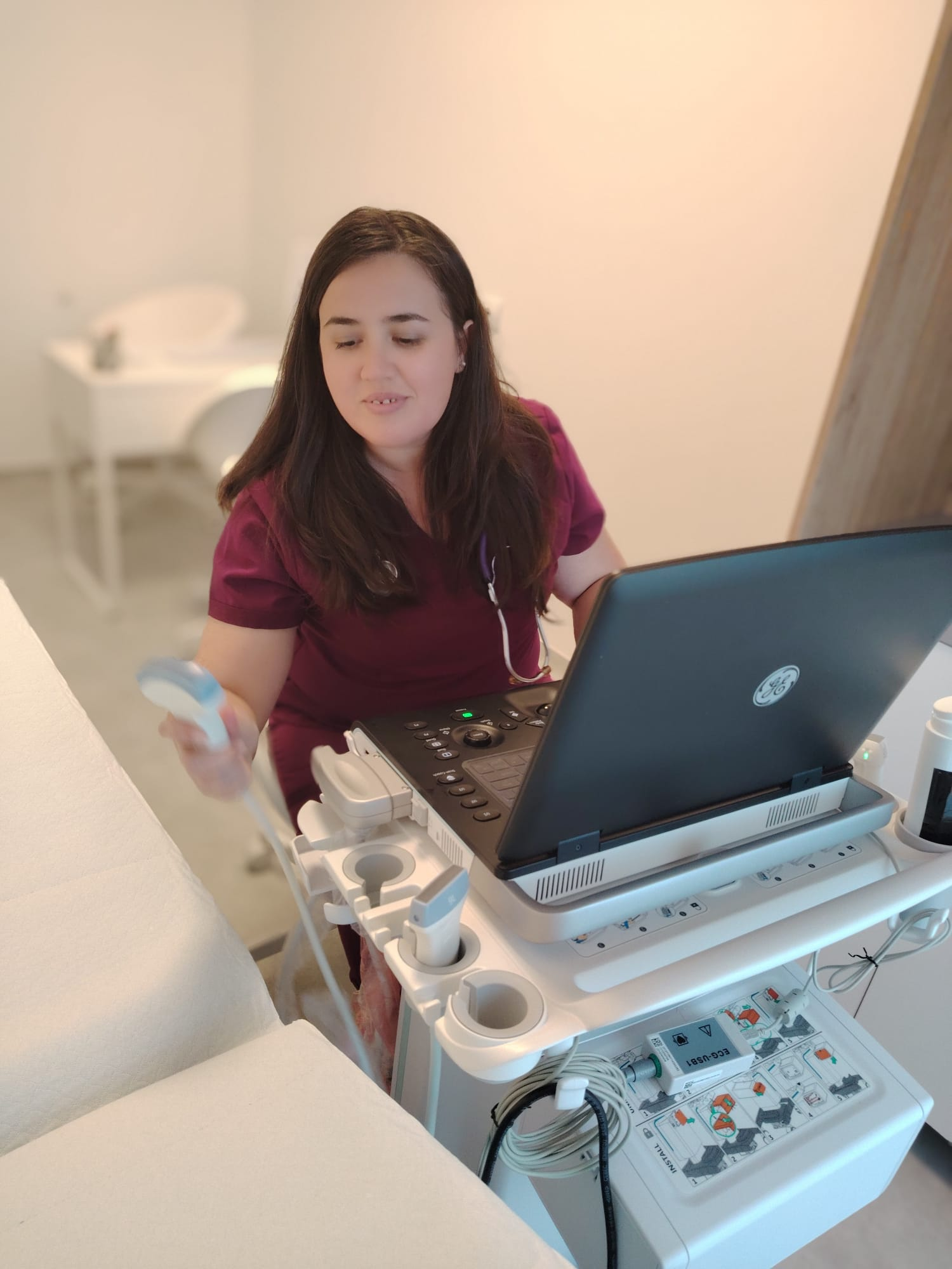 asistent medical Alexandra Nagy, asistenta medicala la domiciliu in Cluj-Napoca si in zonele limitrofe